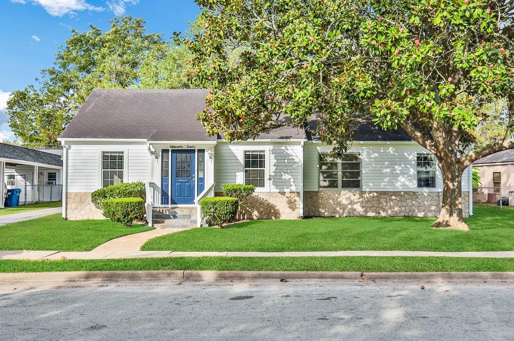 1110 Alamo St, Richmond, TX 77471