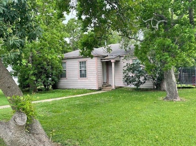 1306 7th St, Jones Creek, TX 77541-5326