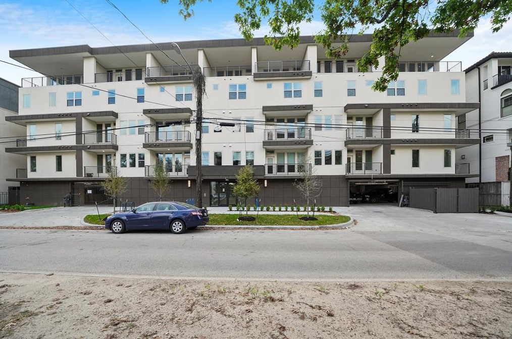 4819 Caroline St #203, Houston, TX 77004