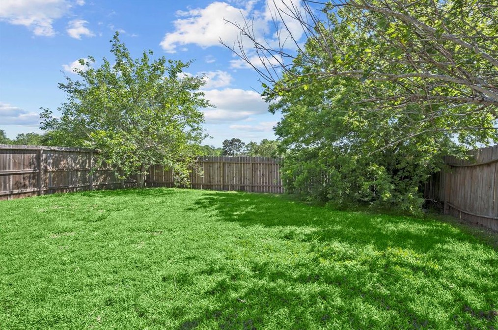 5723 Lycomb Dr, Houston TX  77053-3574 exterior