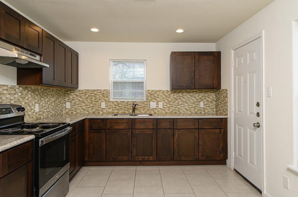 3405 Simmons St, Houston TX  77004-3721 exterior