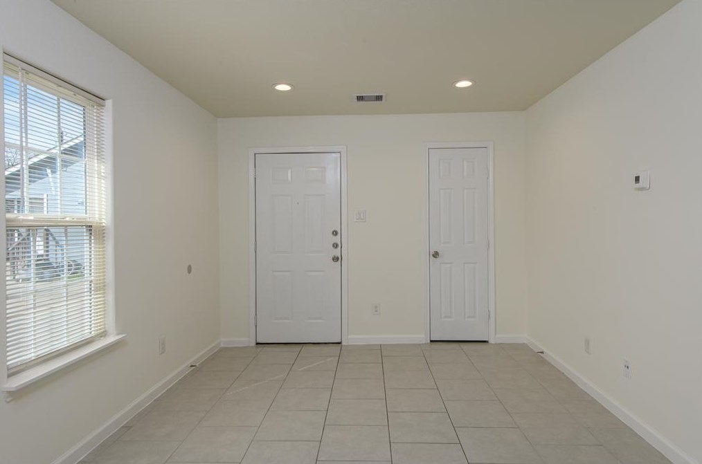 3405 Simmons St, Houston, TX 77004