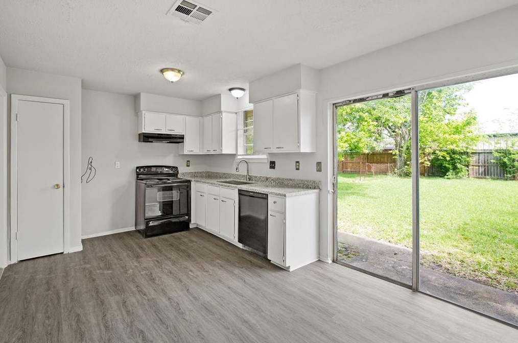 11218 Evesborough Dr, Houston, TX 77099
