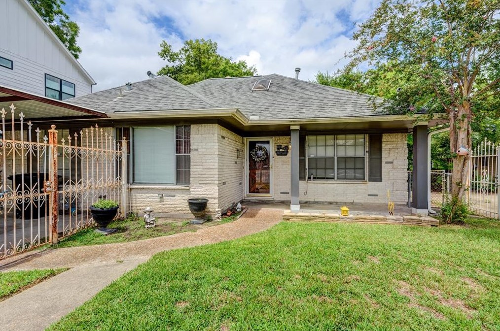 1109 Moody St, Houston TX  77009-2144 exterior