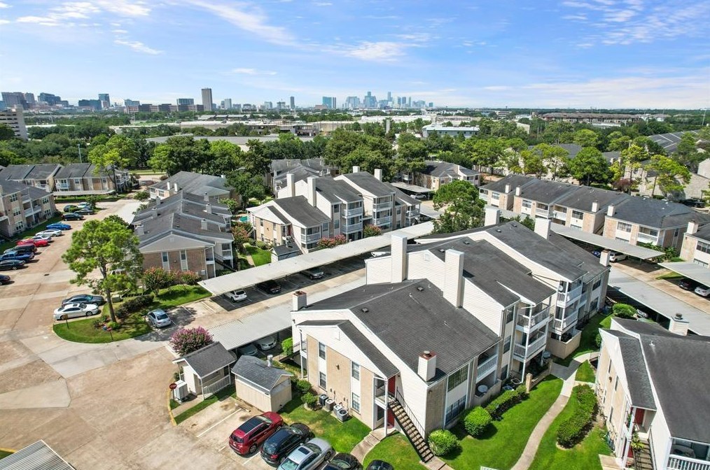 2750 Holly Hall St Apt 1105, Houston, TX 77054