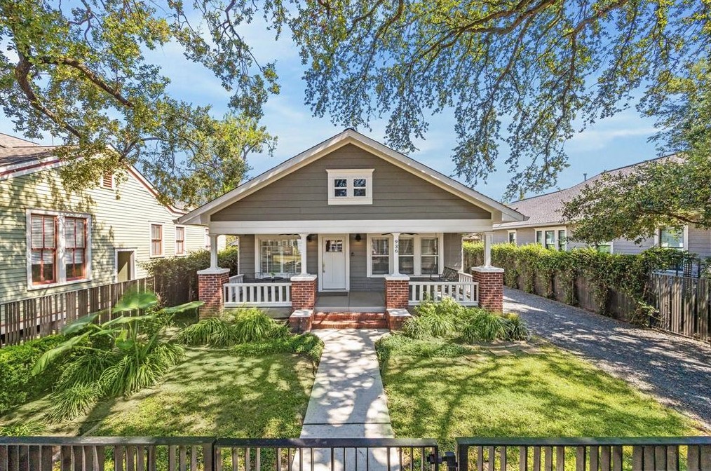 936 Arlington St, Houston, TX 77008-7046