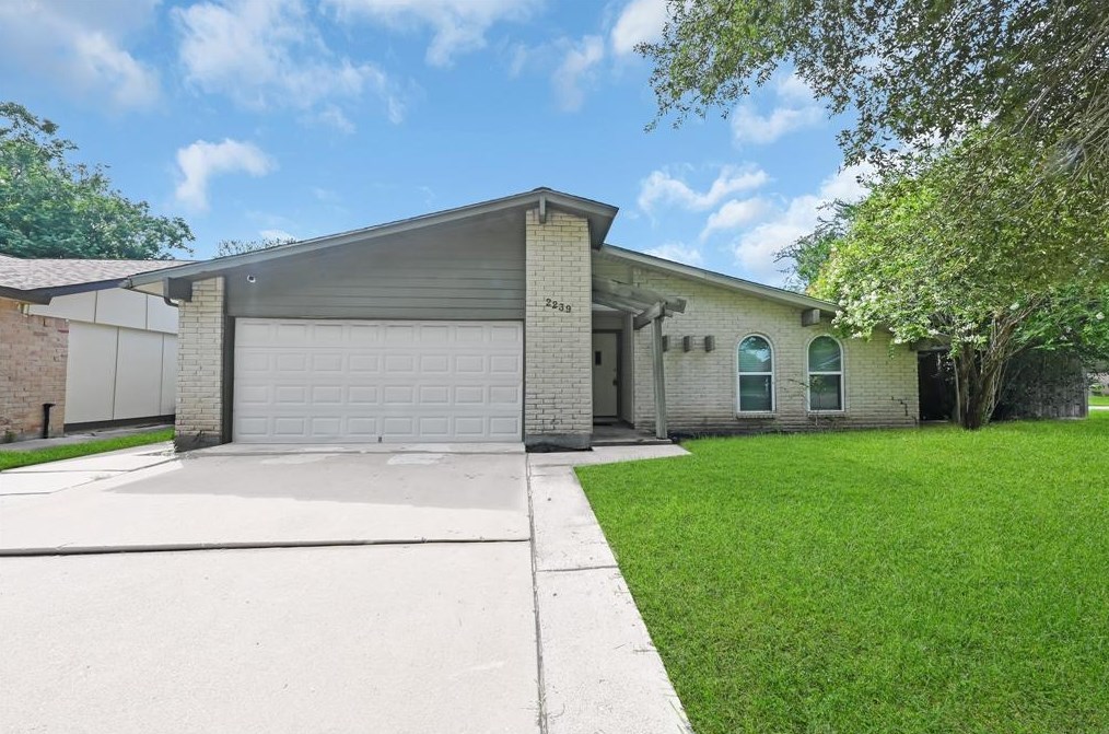 2239 Fairgreen Dr, Missouri City, TX 77489