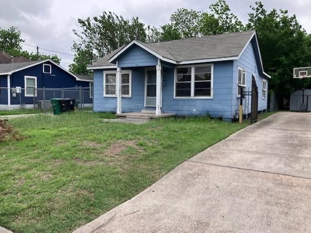 3910 Cetti St, Houston TX  77009-2801 exterior