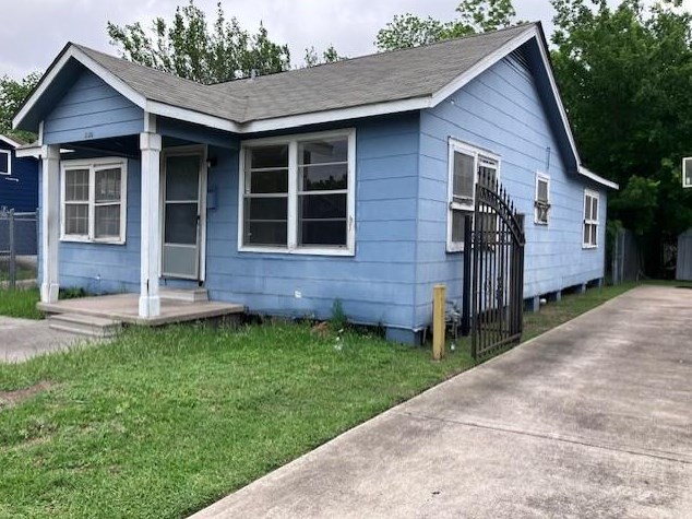 3910 Cetti St, Houston TX  77009-2801 exterior