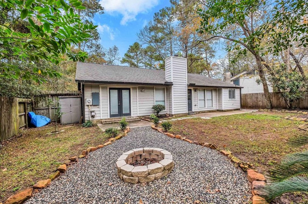2 Hopvine Ct, Spring TX  77381-3431 exterior