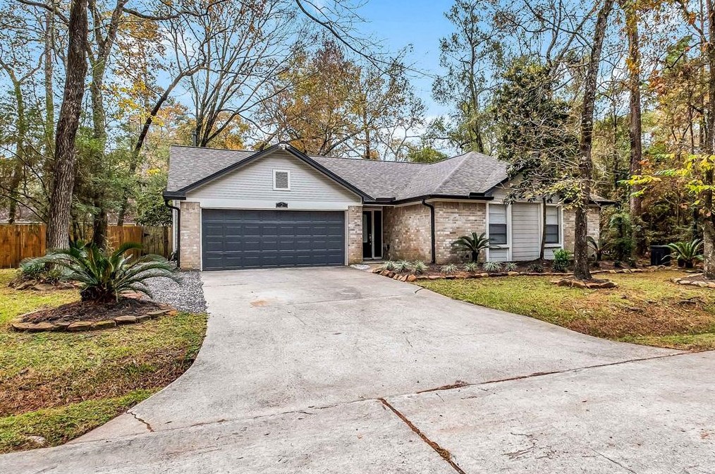 2 Hopvine Ct, Spring TX  77381-3431 exterior