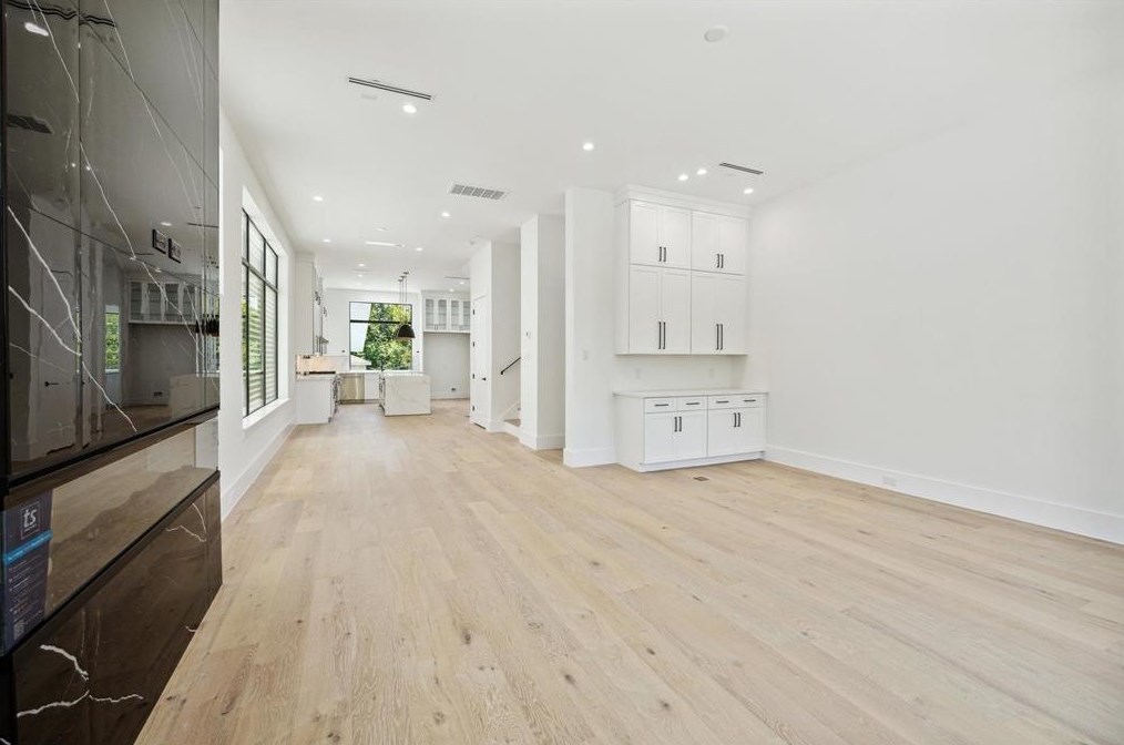 209 10 1/2, Houston TX 77008-7198 exterior