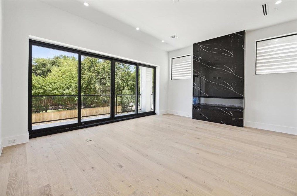 209 10 1/2, Houston TX 77008-7198 exterior