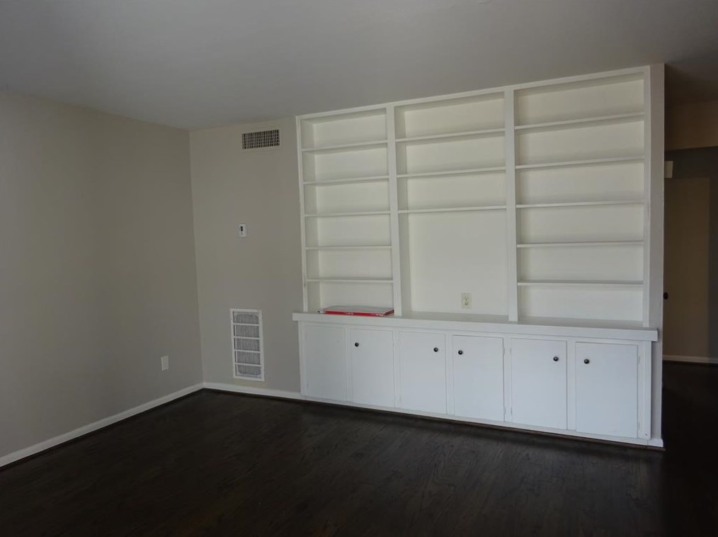 5123 Del Monte Dr, Houston TX  77056-4391 exterior