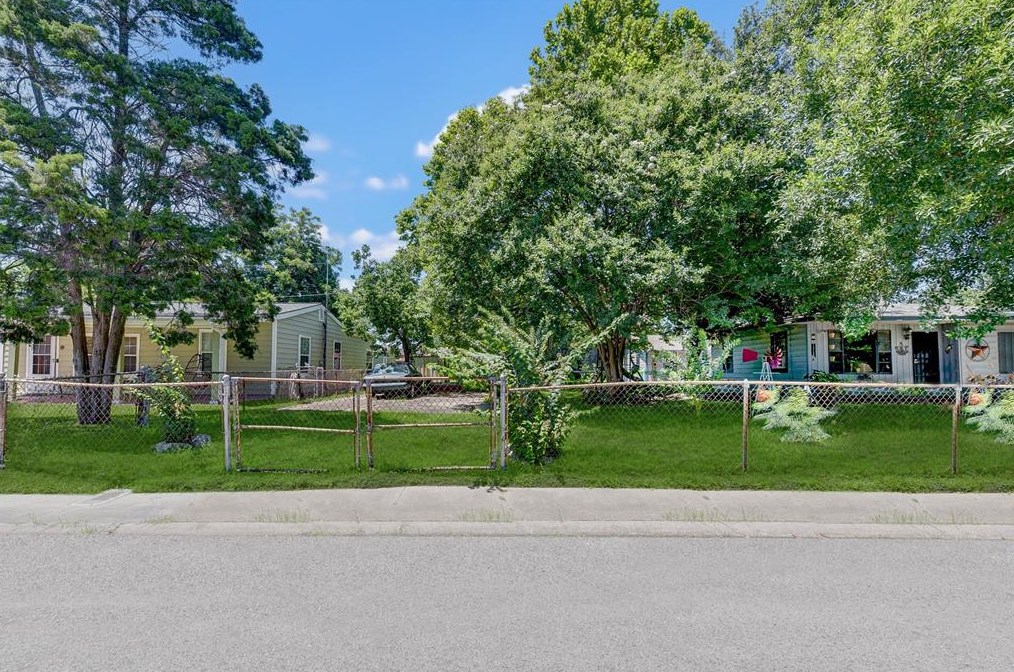 10617 Burman, Houston TX  77029-2649 exterior