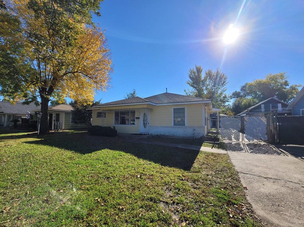 8044 Wier Dr, Houston, TX 77017-4609