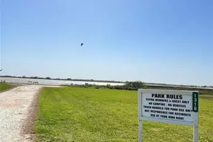 638 Stovall Dr, Palacios, TX 77465 - Photo 24