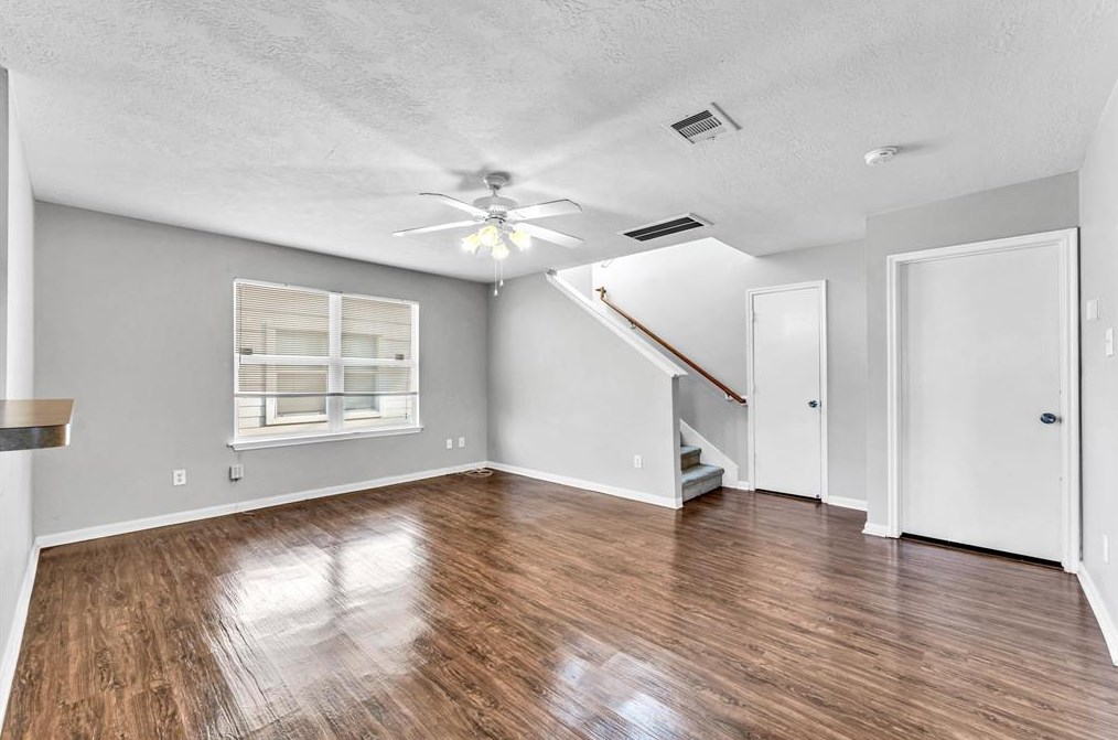 10831 Heathercliff Ln, Houston TX  77075-5325 exterior