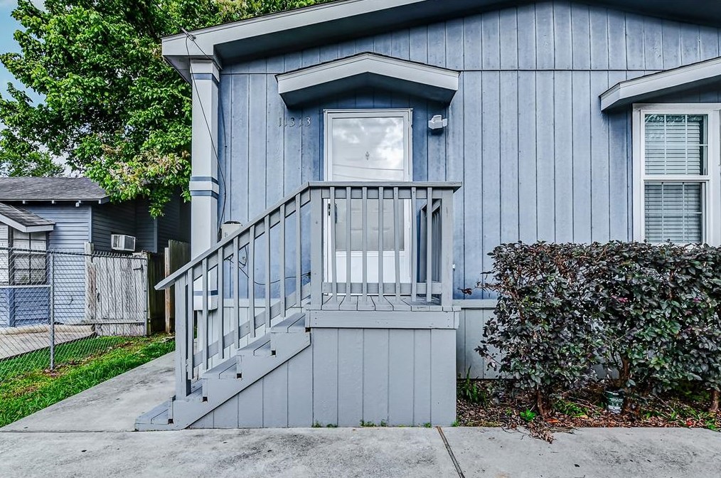 11313 Delman St, Houston TX  77093-2102 exterior