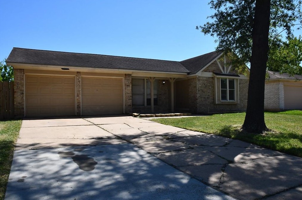 435 Breeze Park Dr, Houston, TX 77015-2109