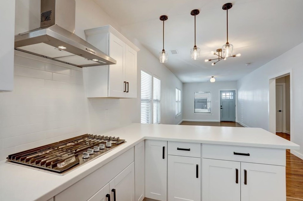 1025 Adele St, Houston, TX 77009