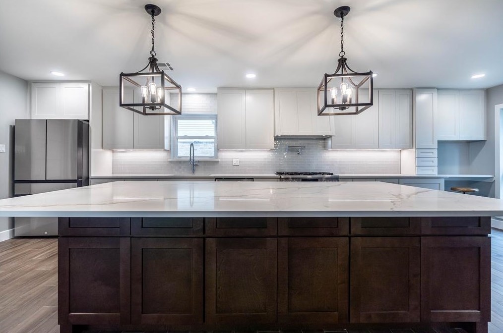 5055 Fallen Oaks Dr, Houston TX  77091-5210 exterior