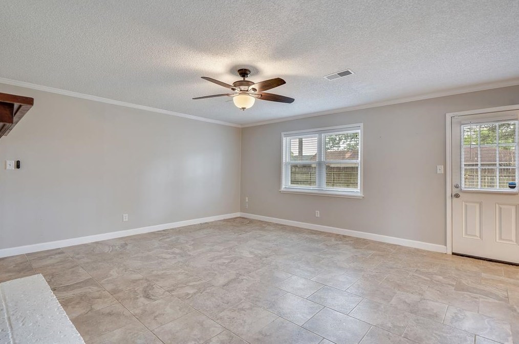 9926 Pinehurst St, Baytown TX  77521-5036 exterior