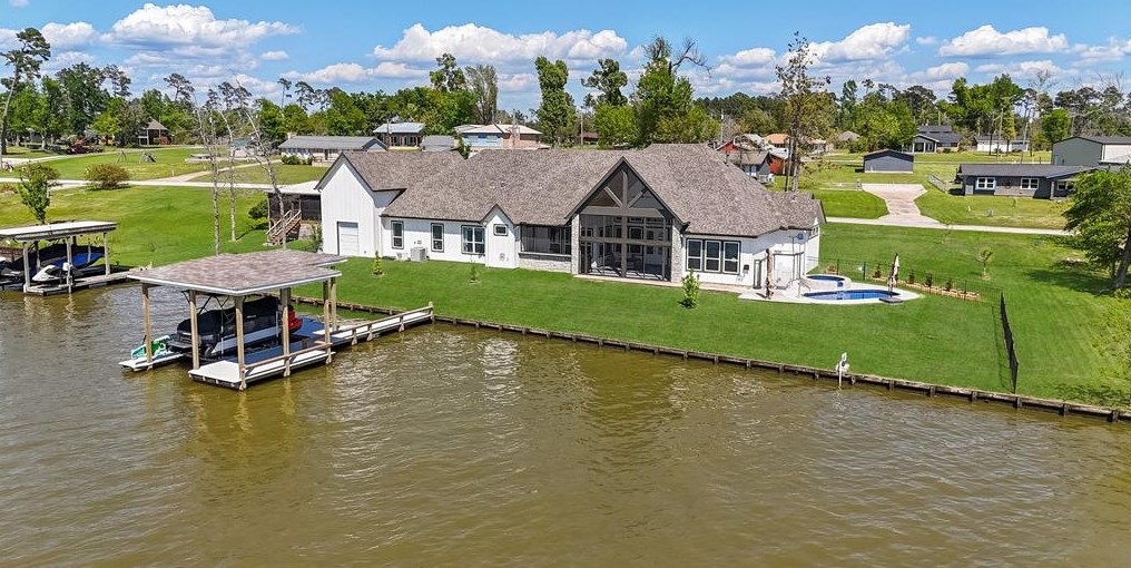 368 Cattle Dr, Onalaska, TX 77360-7661