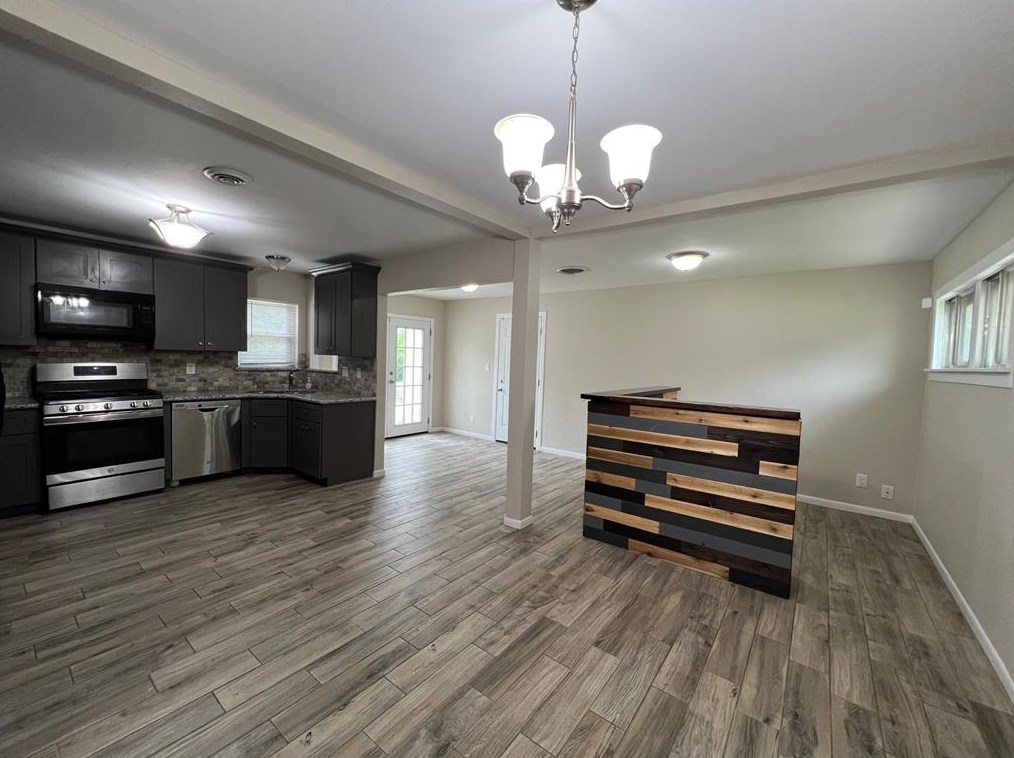 208 Poinsetta St, Richwood, TX 77566