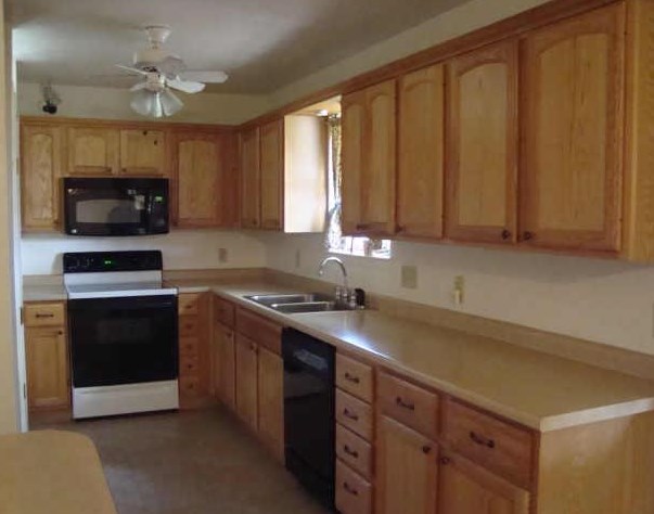 1627 Texas Ave, League City, TX 77573-5681