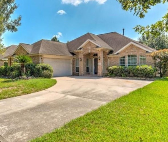 10006 Chestnut Creek Way, Pearland, TX 77584