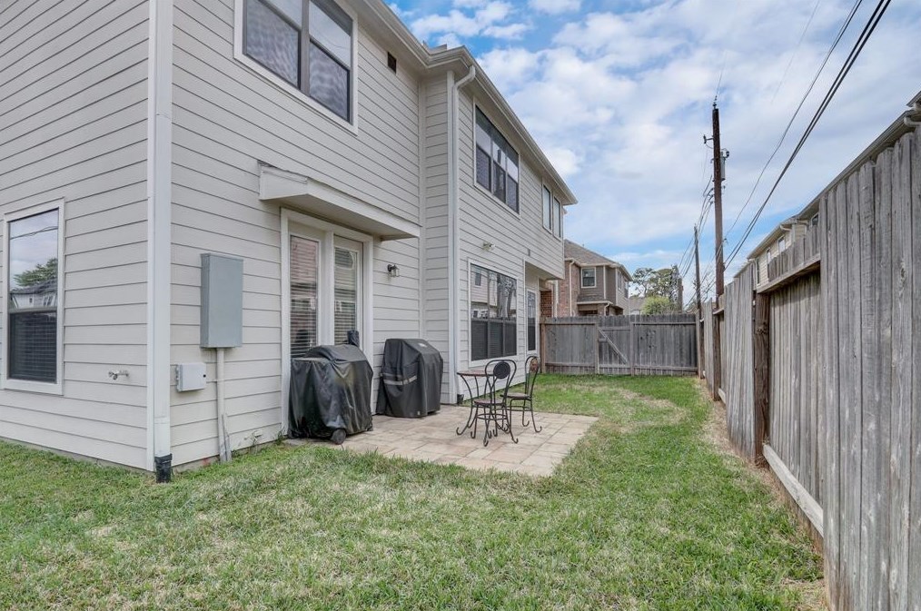 7804 Janak Dr, Houston TX  77055-3615 exterior