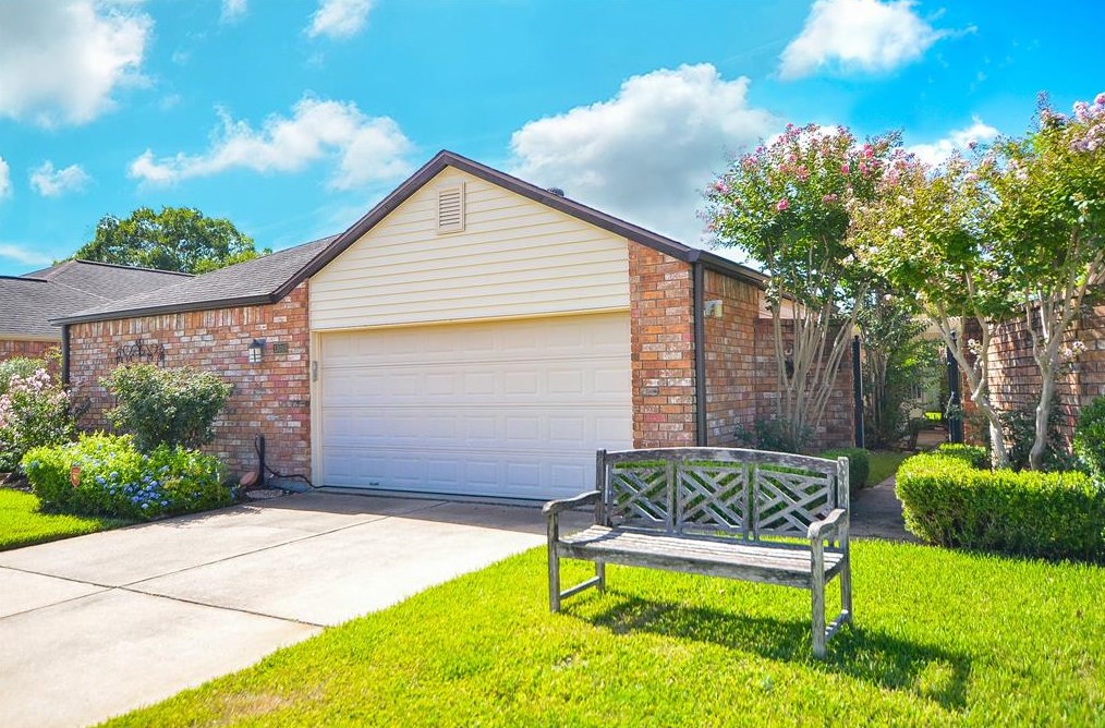 13019 Worthington St, Sugar Land, TX 77478-2584