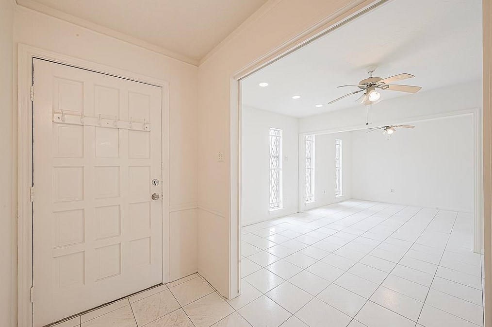 11807 Bandlon Dr, Houston TX  77072-1809 exterior