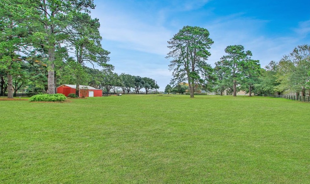 22502 Holly Crk Trl, Tomball TX 77377-3659 exterior