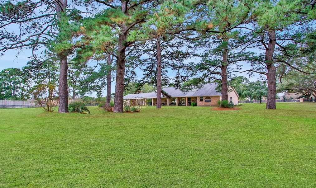 22502 Holly Crk Trl, Tomball TX 77377-3659 exterior