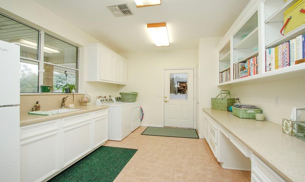 22502 Holly Crk Trl, Tomball TX 77377-3659 exterior