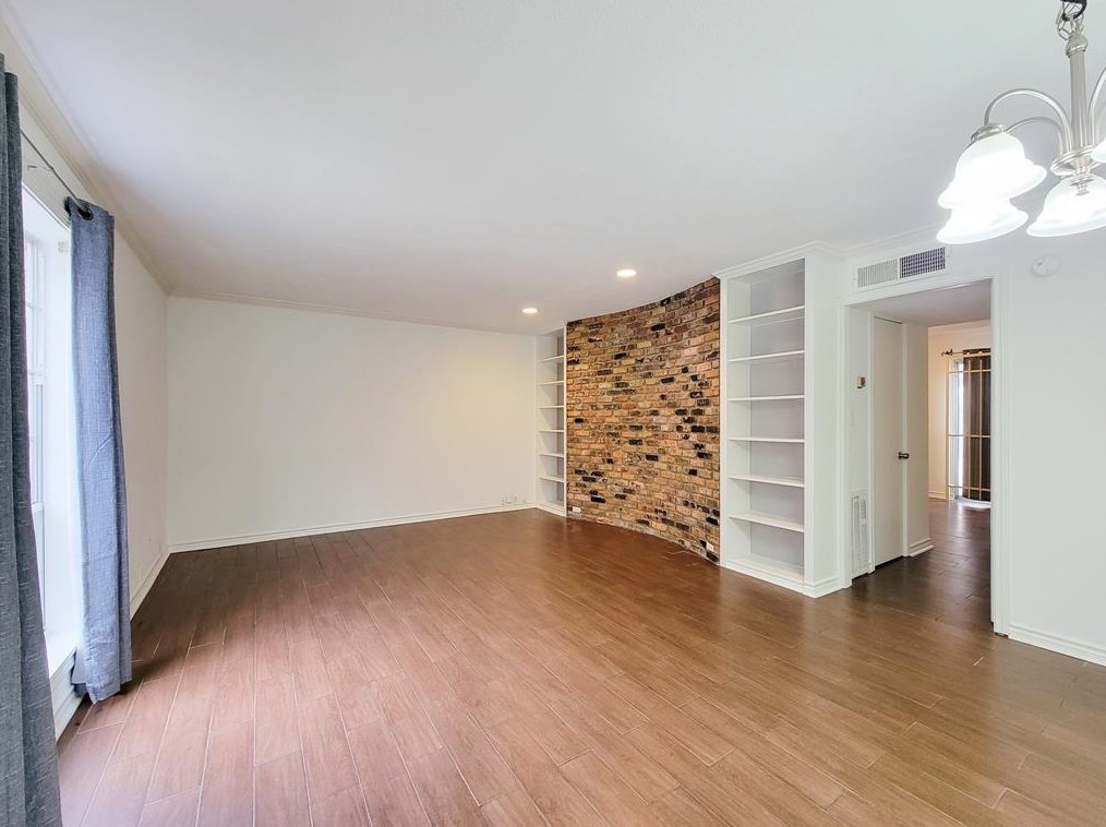 5855 Inwood Dr #21, Houston, TX 77057