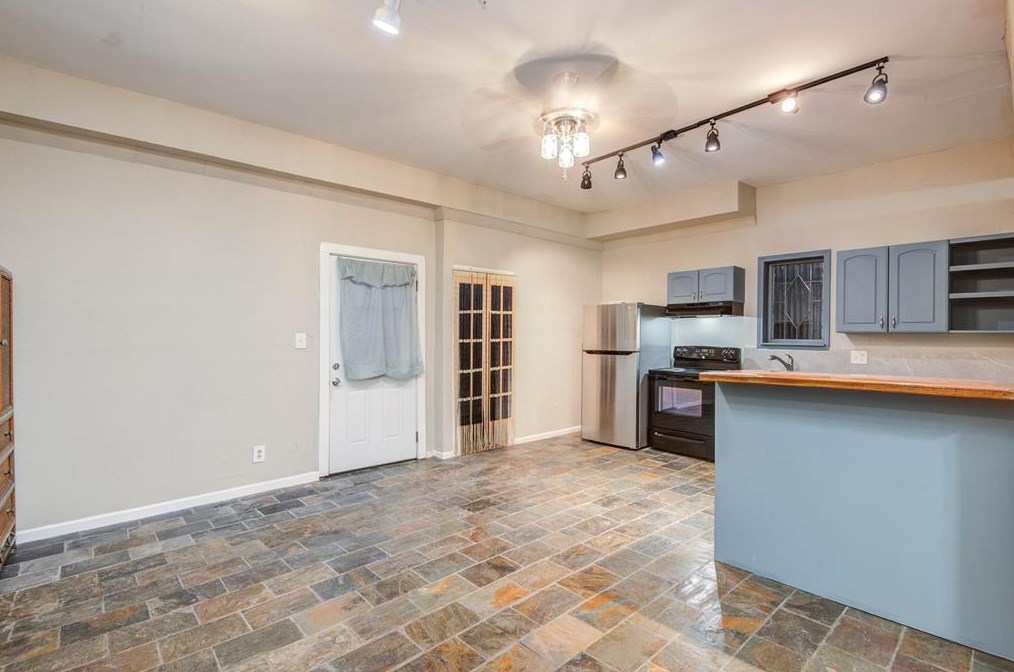 5313 Palmetto St #a, Houston, TX 77081