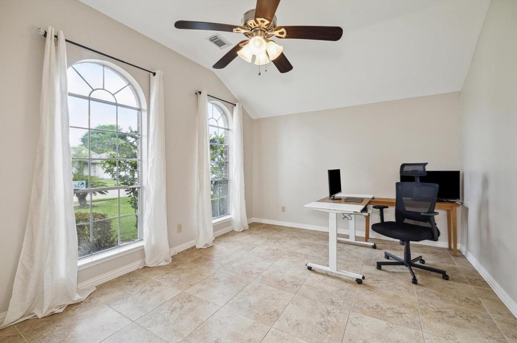 11623 Eaglewood Dr, Houston, TX 77089-5386