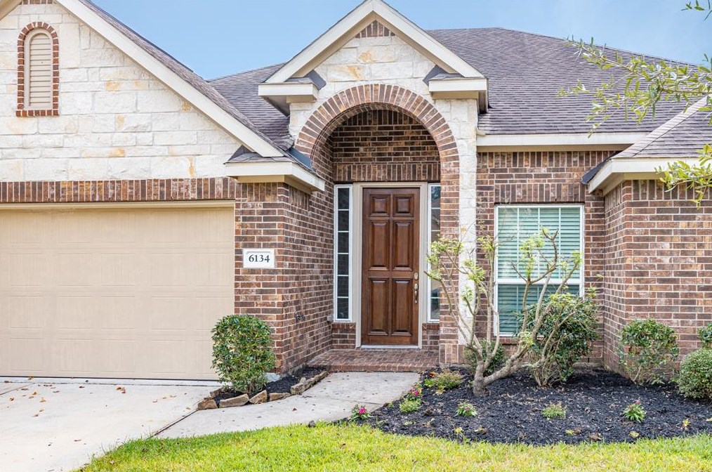 6134 Aspen Pass Dr, Humble, TX 77345