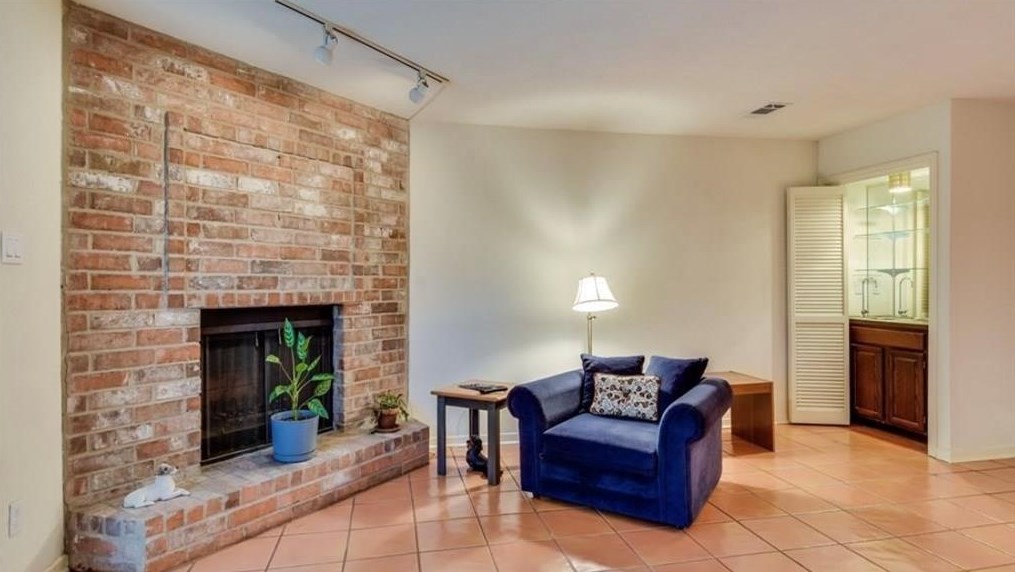 1557 Sam Houston Pkwy, Houston TX  77032-3029 exterior