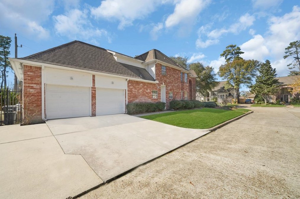 8223 Kimstone Ln, Spring TX  77379-7144 exterior