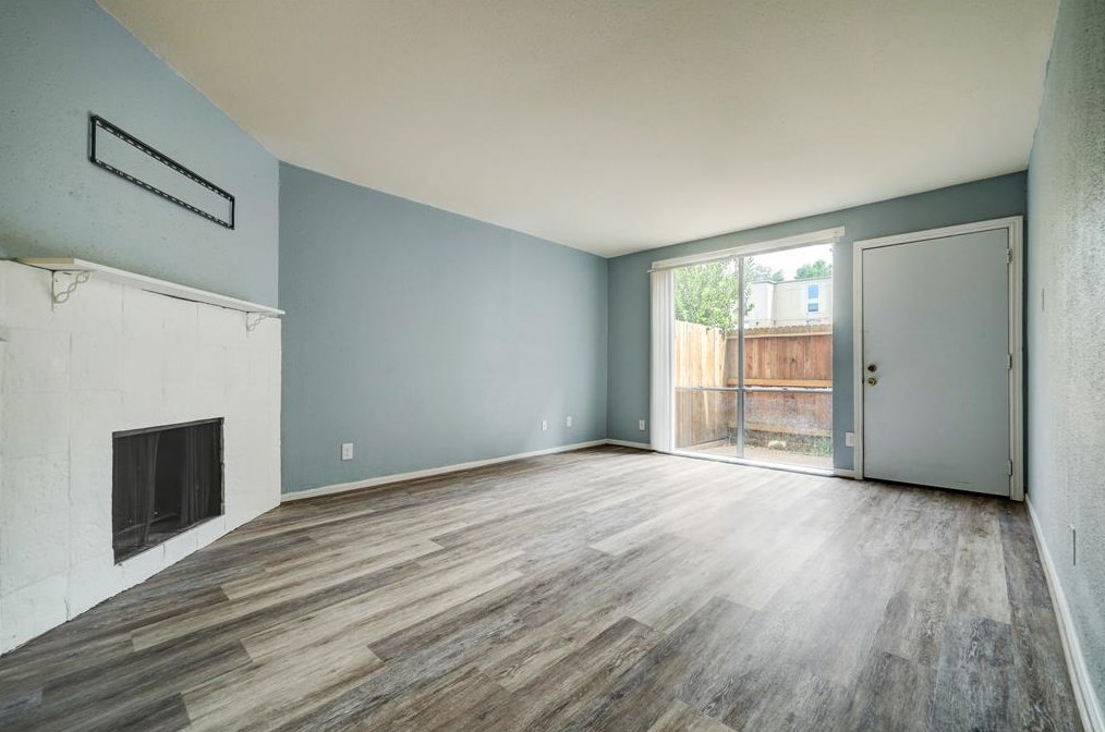 4633 Wild Indigo St Apt 542, Houston, TX 77027