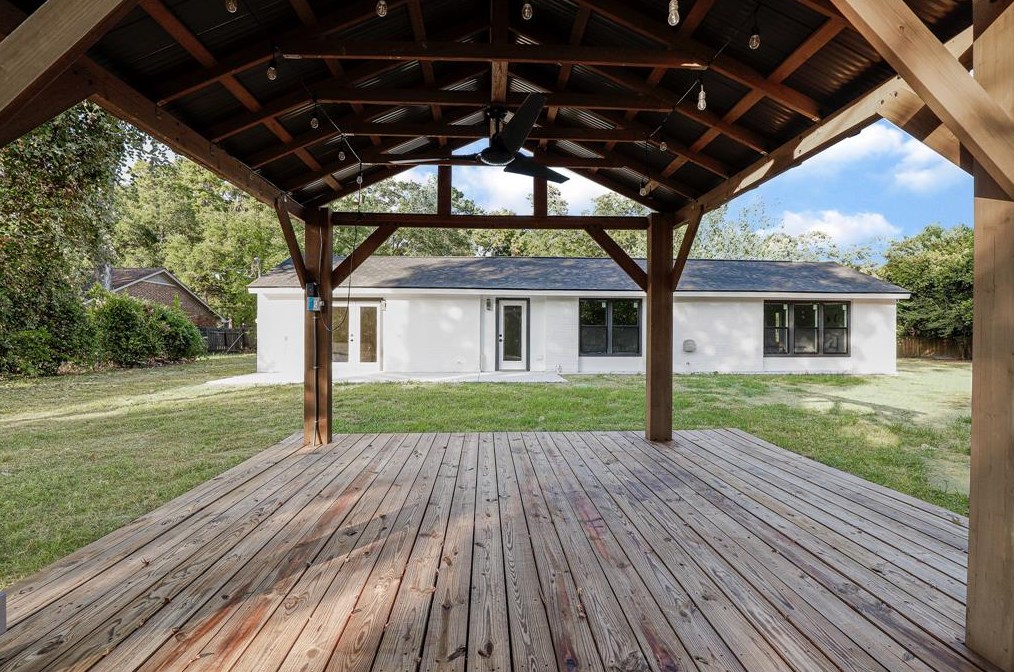 16211 Creeksouth, Houston TX  77068-2105 exterior