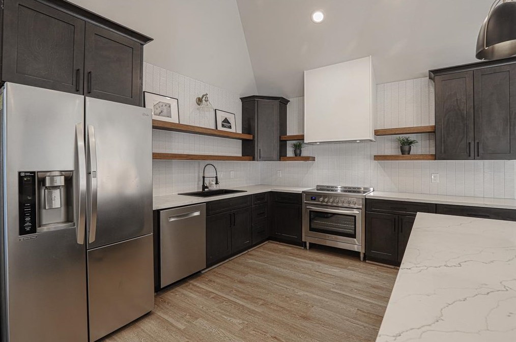 16211 Creeksouth, Houston TX  77068-2105 exterior