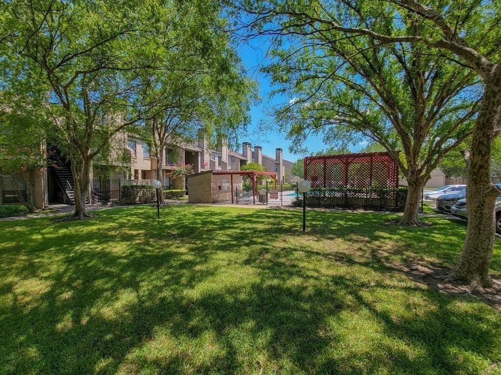 10811 Richmond Ave Apt 77, Houston, TX 77042