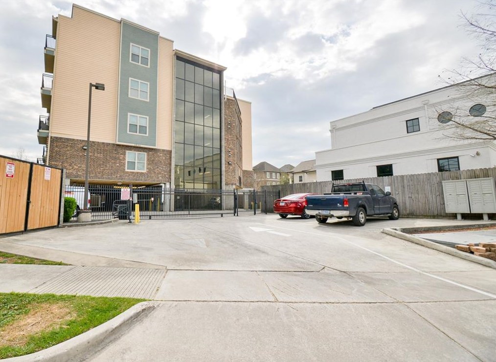 2802 Morrison St #109, Houston, TX 77009