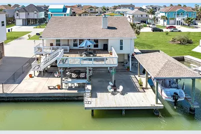 1818 Tiki Drive, Tiki Island, TX 77554 - Photo 2