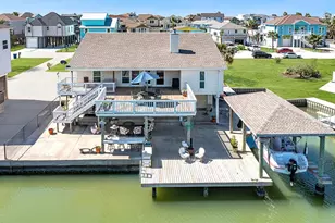 1818 Tiki Dr, Tiki Island, TX 77554 - Photo 2